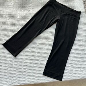 Lululemon Black Cropped leggings Size 8